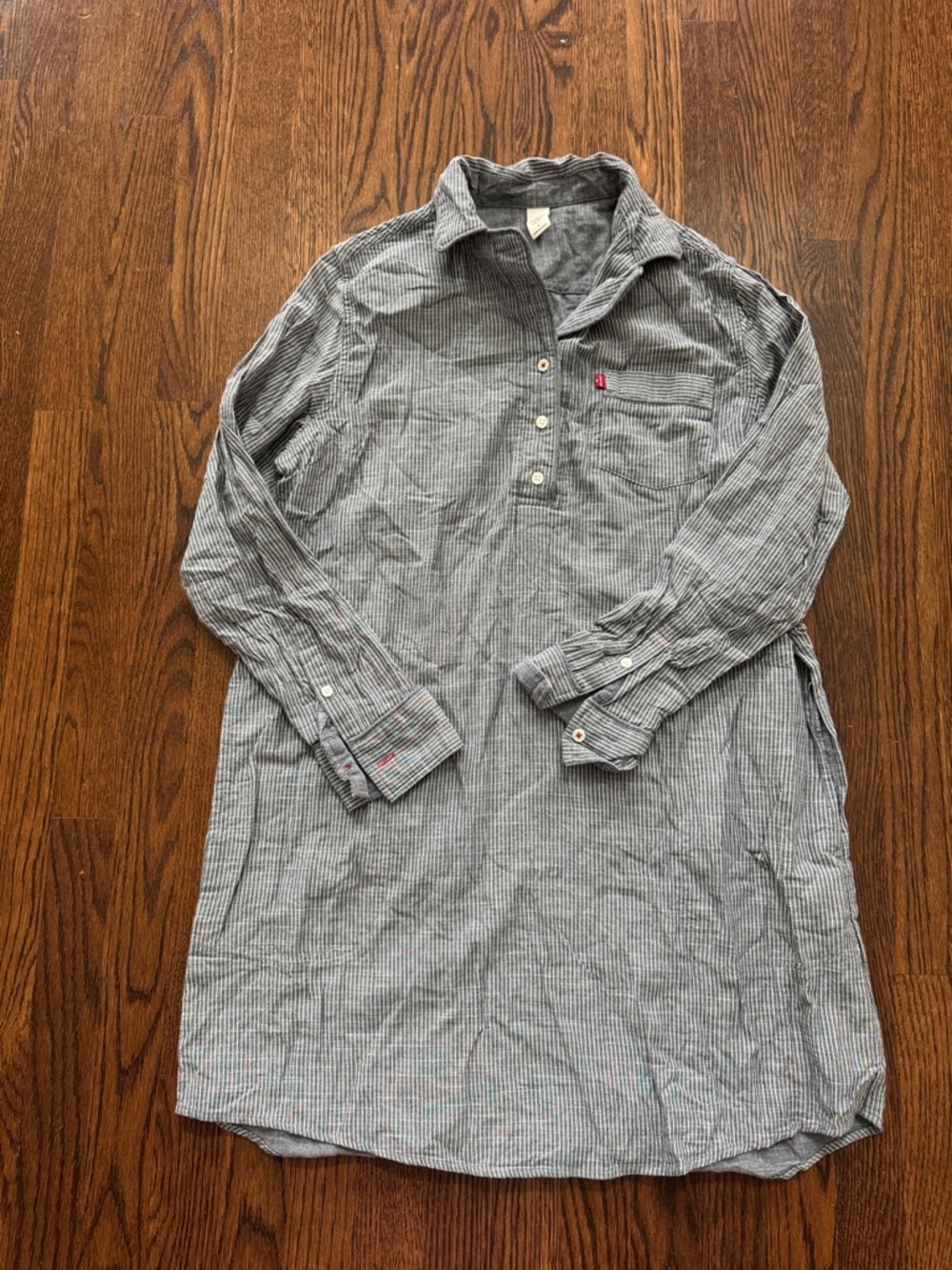 🦄🦄 LEVI Long  Sleeve Grey Striped Chambray shirt: